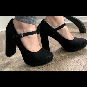 X appeal : shoes 👠 plataforms size 6